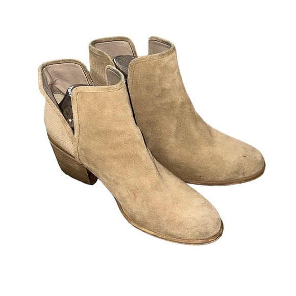 BP Tan Ankle Cut Booties with Block Heel Size 9.5 - Picture 1 of 10